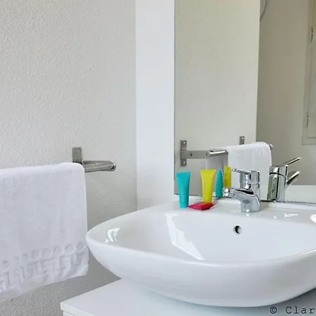 Maison Familiale Avec Terrasse, 6 Personnes - Api-1-52-1372 *