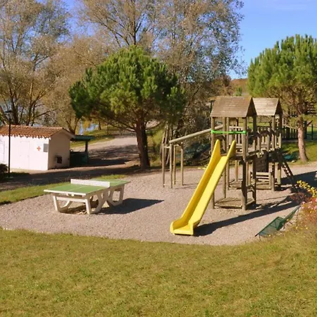 Campsite Maison Familiale Avec Terrasse, 6 Personnes - Api-1-52-1372 Carla-Bayle