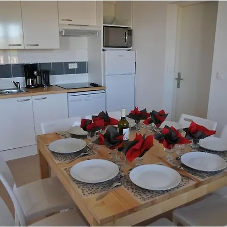 Maison Familiale Avec Terrasse, 6 Personnes - Api-1-52-1372