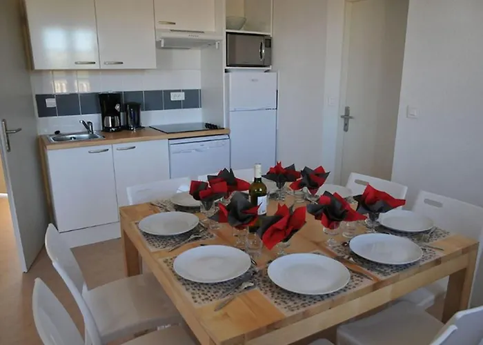 Maison Familiale Avec Terrasse, 6 Personnes - Api-1-52-1372