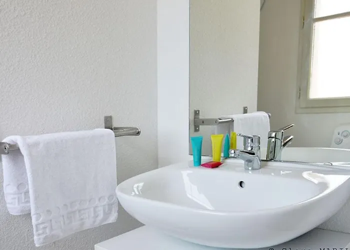 Maison Familiale Avec Terrasse, 6 Personnes - Api-1-52-1372 *