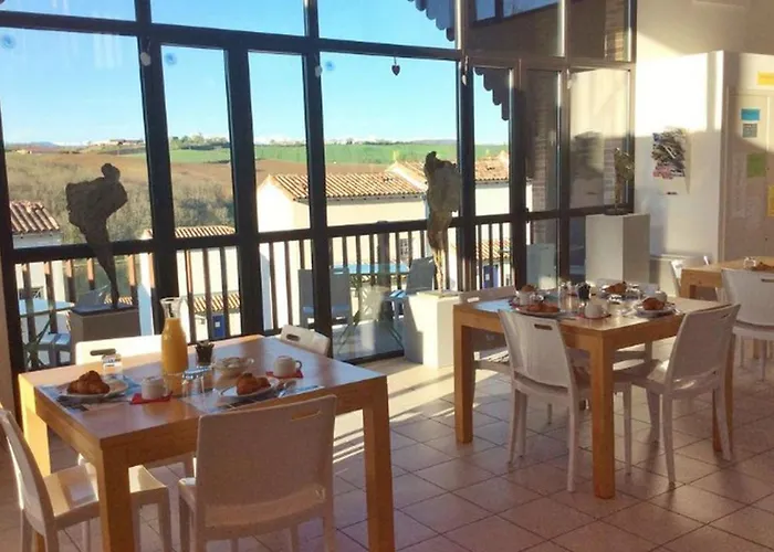 Maison Familiale Avec Terrasse, 6 Personnes - Api-1-52-1372 * Carla-Bayle